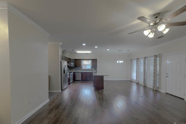 23603 Southpoint Dr, Denham Springs, LA 70726