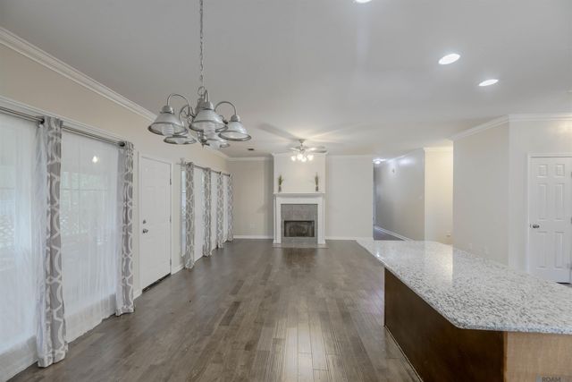 23603 Southpoint Dr, Denham Springs, LA 70726