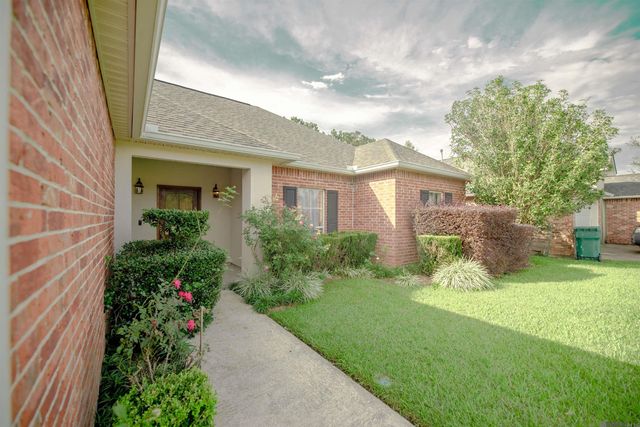 23603 Southpoint Dr, Denham Springs, LA 70726