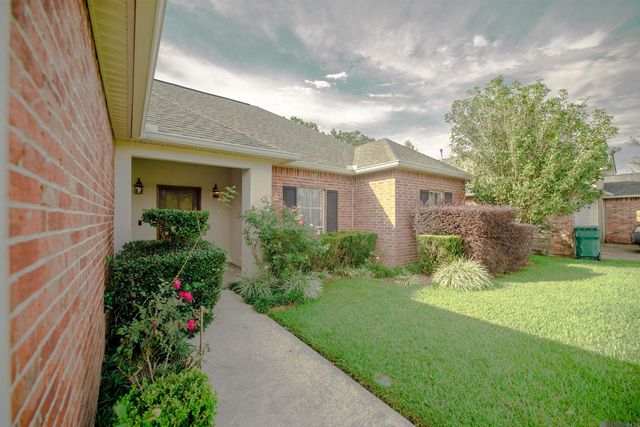 23603 Southpoint Dr, Denham Springs, LA 70726