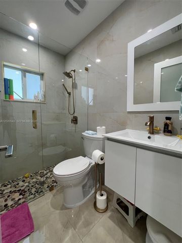 335 W 50th St, Hialeah, FL 33012