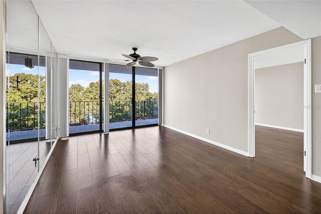 Image 13 of property listing at 3211 W SWANN AVENUE 502, Tampa, FL 33609