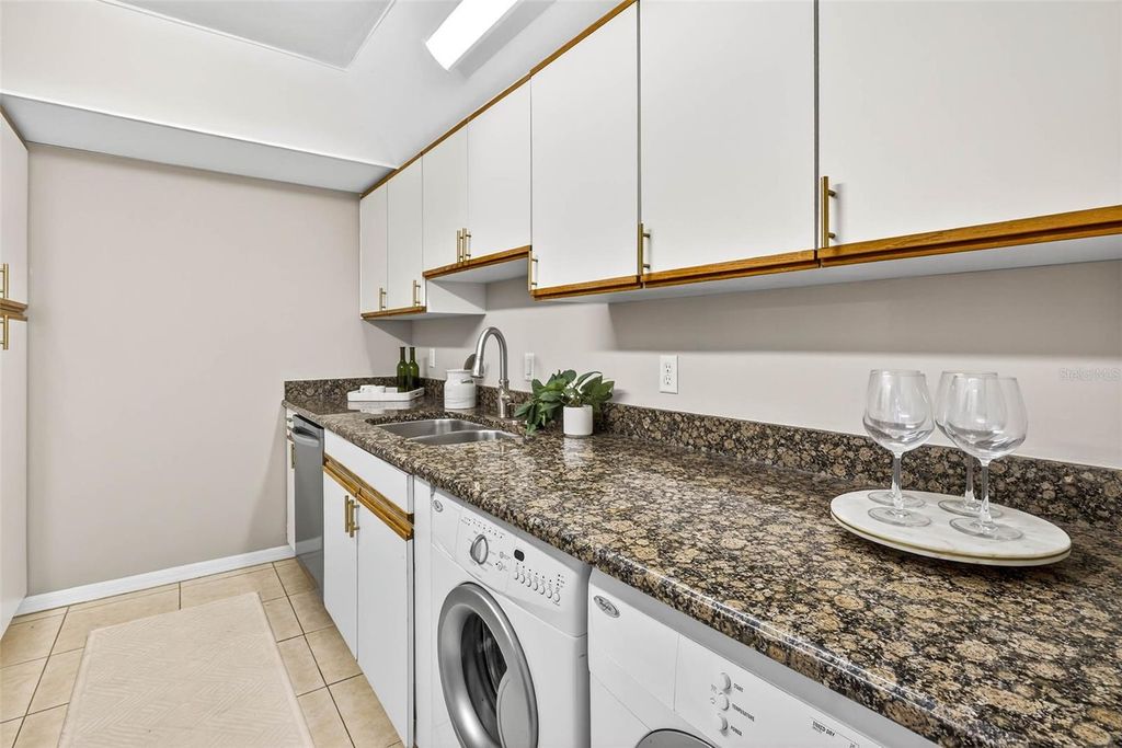 Image 18 of property listing at 3211 W SWANN AVENUE 502, Tampa, FL 33609