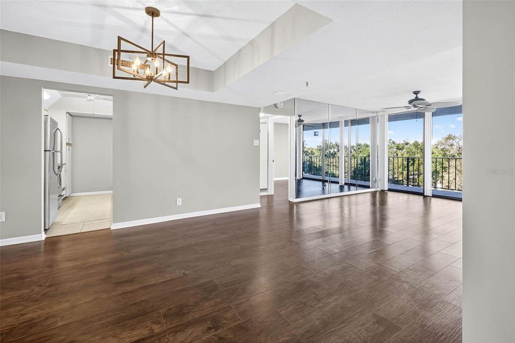 Image 3 of property listing at 3211 W SWANN AVENUE 502, Tampa, FL 33609