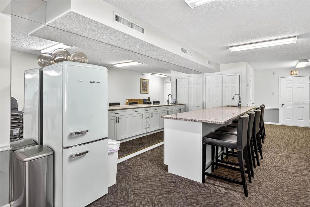 Image 37 of property listing at 3211 W SWANN AVENUE 502, Tampa, FL 33609