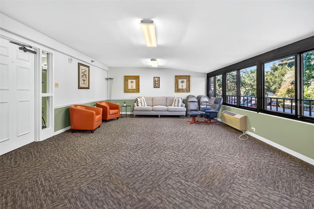 Image 39 of property listing at 3211 W SWANN AVENUE 502, Tampa, FL 33609