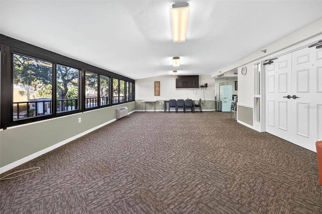 Image 40 of property listing at 3211 W SWANN AVENUE 502, Tampa, FL 33609