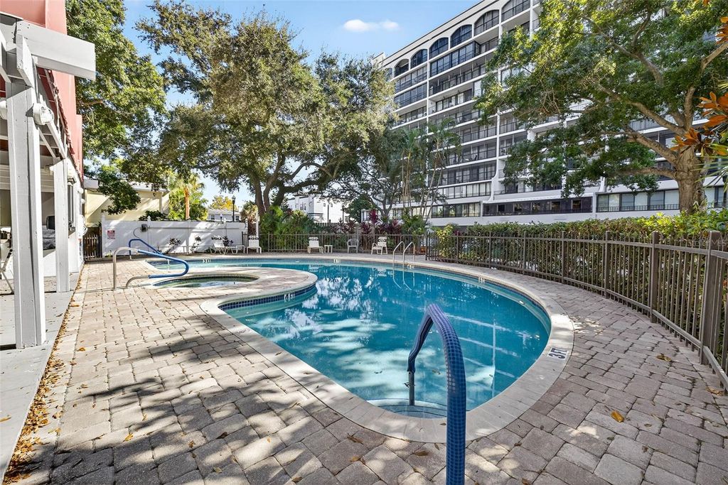 Image 45 of property listing at 3211 W SWANN AVENUE 502, Tampa, FL 33609