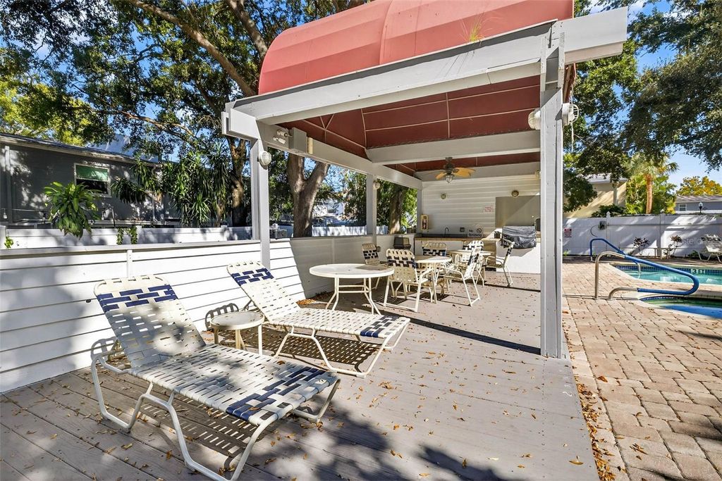 Image 47 of property listing at 3211 W SWANN AVENUE 502, Tampa, FL 33609