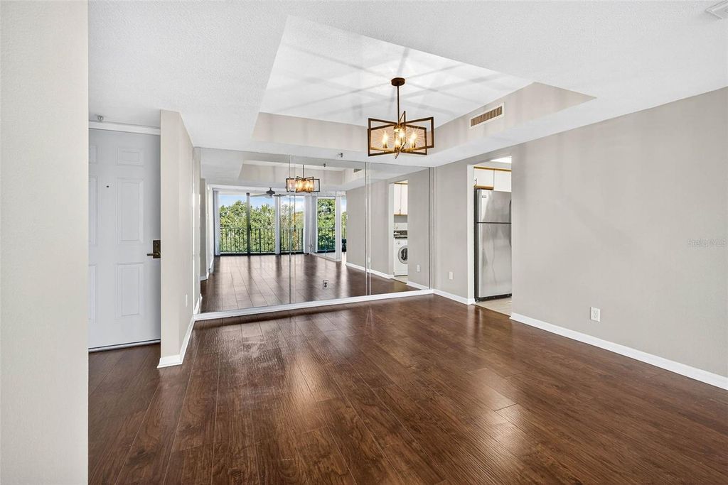 Image 8 of property listing at 3211 W SWANN AVENUE 502, Tampa, FL 33609