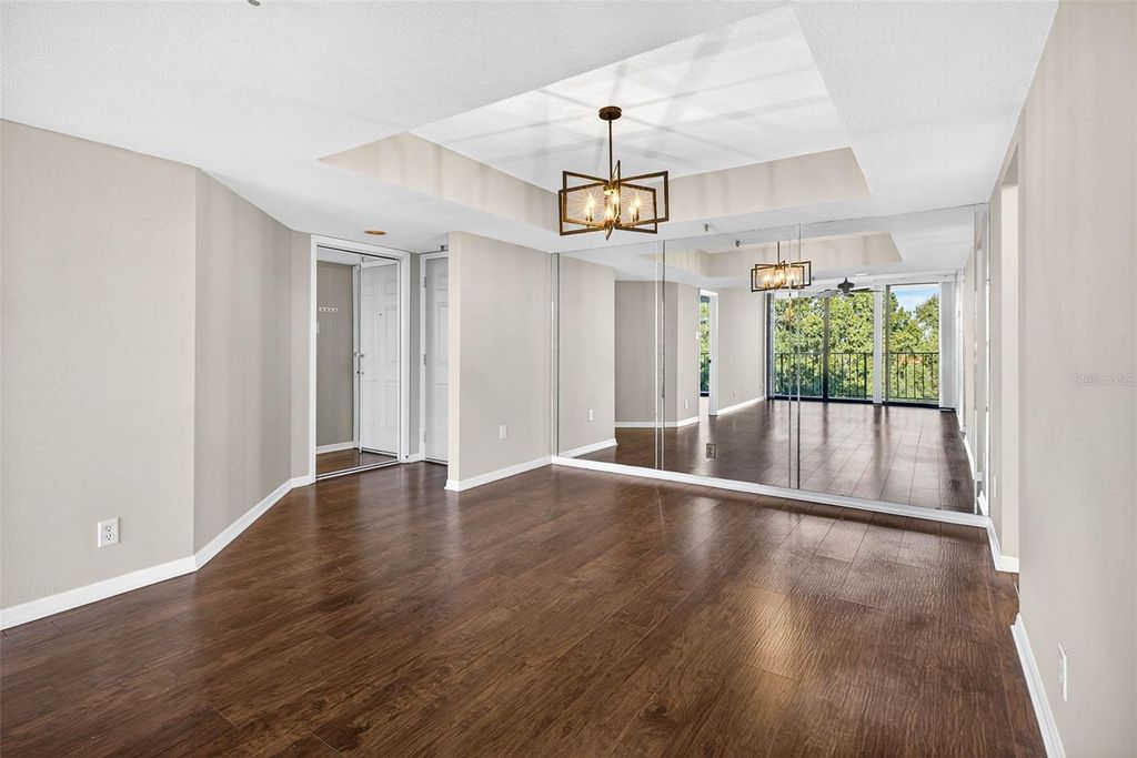 Image 10 of property listing at 3211 W SWANN AVENUE 502, Tampa, FL 33609