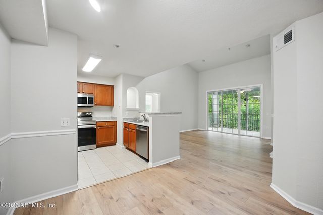 8550 TOUCHTON Road 2032, Jacksonville, FL 32216