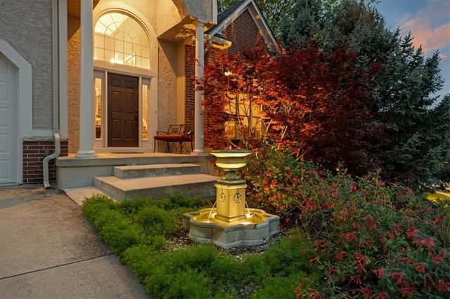 14961 S Glen Eyrie Street, Olathe, KS 66061