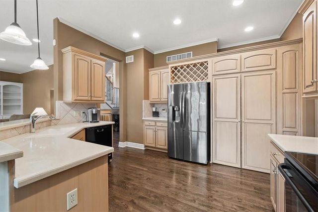 14961 S Glen Eyrie Street, Olathe, KS 66061