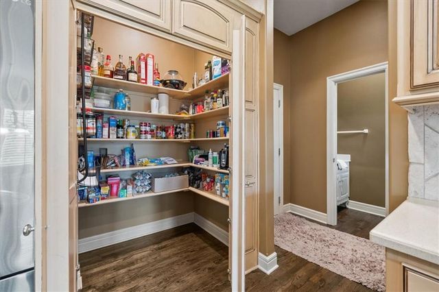 14961 S Glen Eyrie Street, Olathe, KS 66061