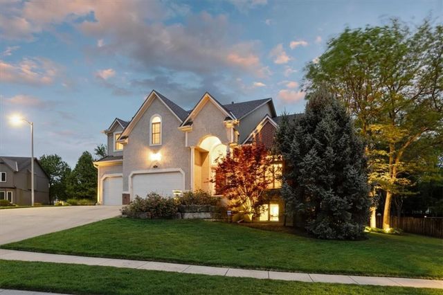 14961 S Glen Eyrie Street, Olathe, KS 66061