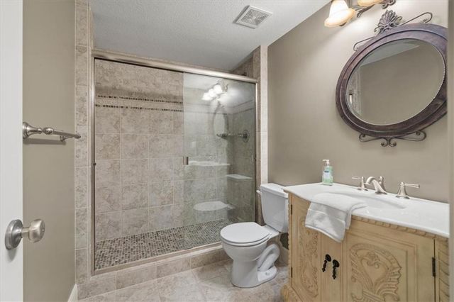 14961 S Glen Eyrie Street, Olathe, KS 66061