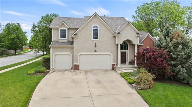 14961 S Glen Eyrie Street, Olathe, KS 66061