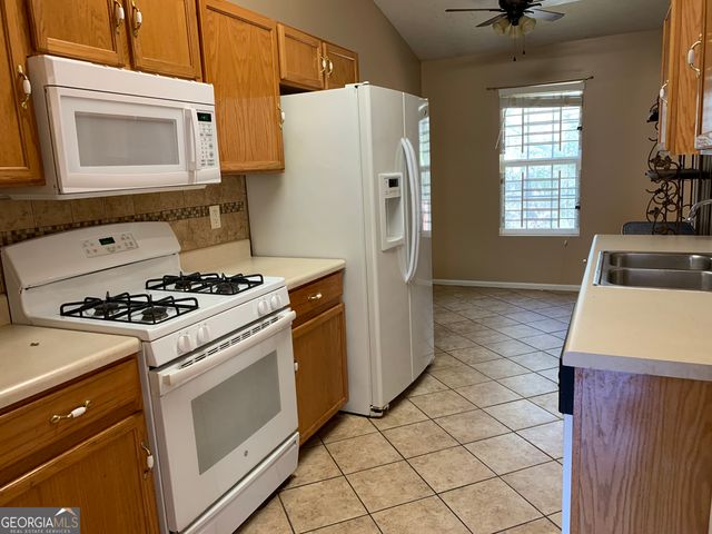 2195 Clayton Ridge, Lithonia, GA 30058