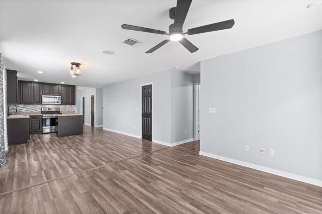 5036 Lexington Meadow LN, Del Valle, TX 78617