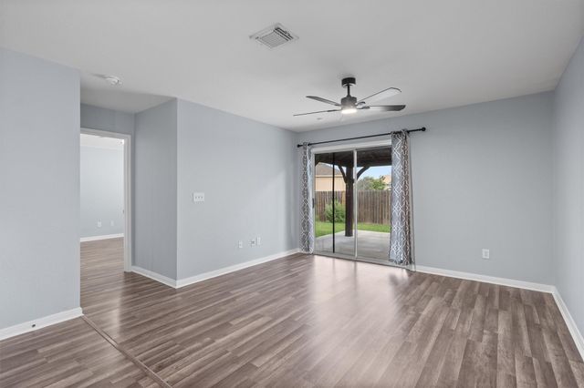 5036 Lexington Meadow LN, Del Valle, TX 78617