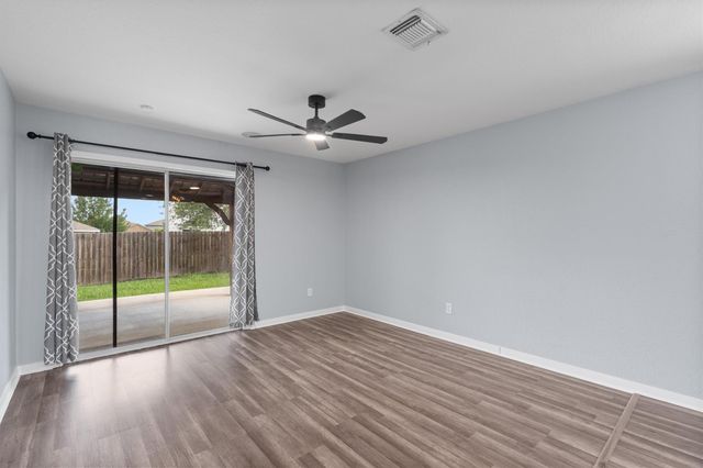 5036 Lexington Meadow LN, Del Valle, TX 78617