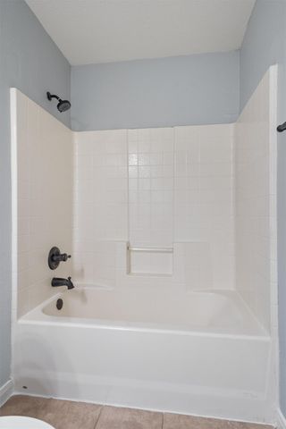 5036 Lexington Meadow LN, Del Valle, TX 78617
