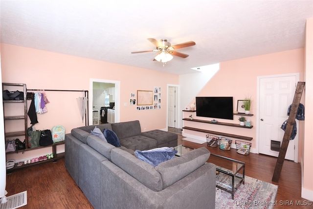 1748 E Oak Street, New Albany, IN 47150