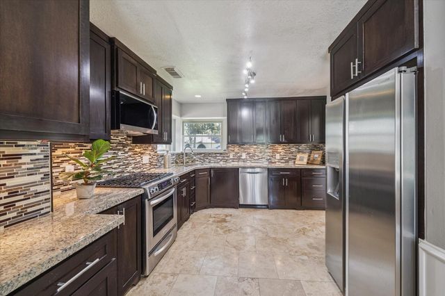 1711 Chestnut Ridge Road, Kingwood, TX 77339