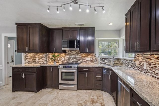 1711 Chestnut Ridge Road, Kingwood, TX 77339