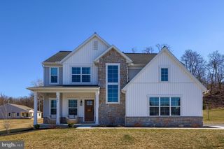 168 FORGE DR, Lebanon, PA 17042