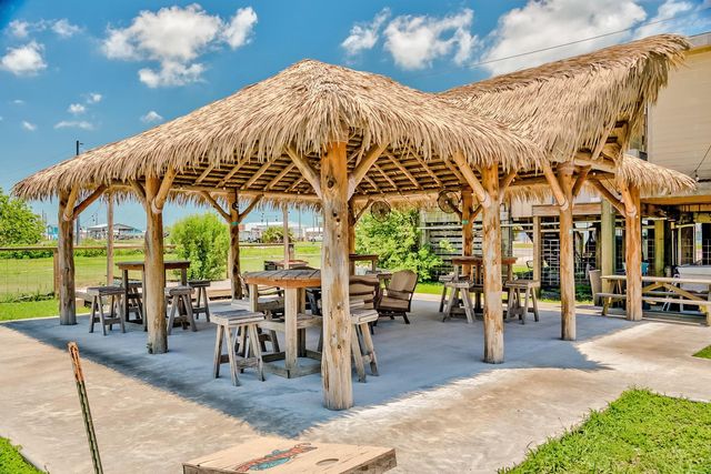 1035 Tx-87, Crystal Beach, TX 77650