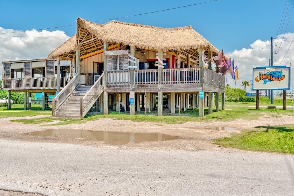1035 Tx-87, Crystal Beach, TX 77650