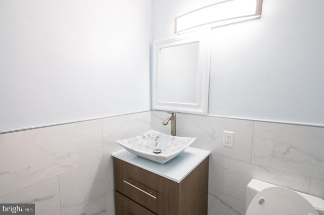 7722 OLD YORK RD, Elkins Park, PA 19027