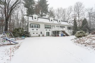 4 Sunset Dr # A, Londonderry, NH 03053