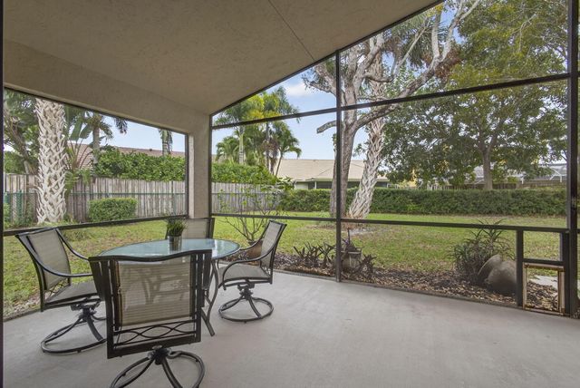 1972 White Coral Way, Wellington, FL 33414