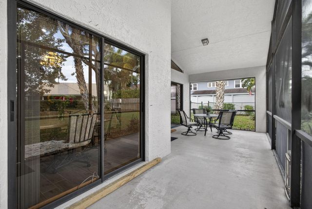 1972 White Coral Way, Wellington, FL 33414