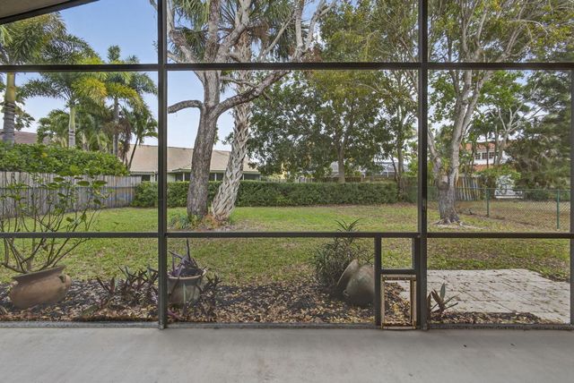 1972 White Coral Way, Wellington, FL 33414