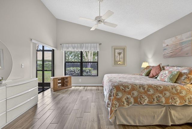 1972 White Coral Way, Wellington, FL 33414