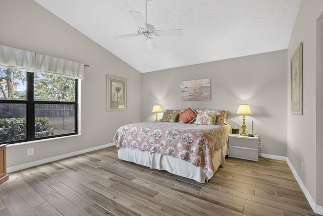 1972 White Coral Way, Wellington, FL 33414