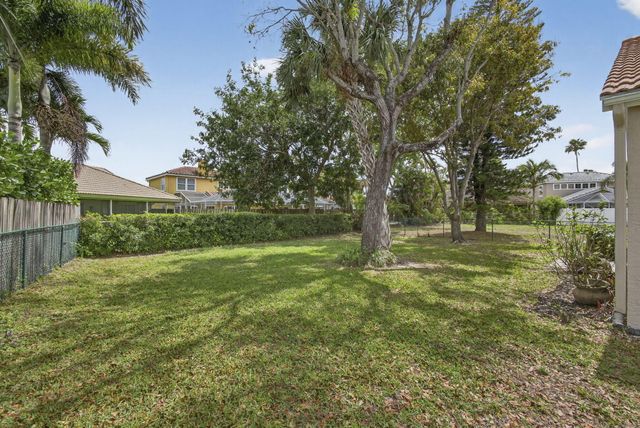 1972 White Coral Way, Wellington, FL 33414