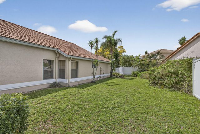 1972 White Coral Way, Wellington, FL 33414