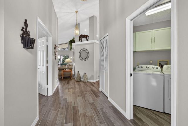 1972 White Coral Way, Wellington, FL 33414