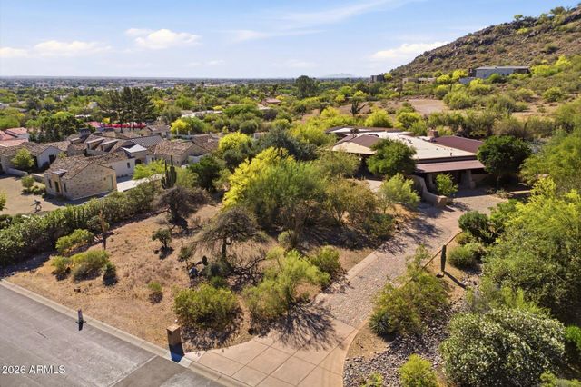 6511 E Hummingbird Lane 2, Scottsdale, AZ 85253