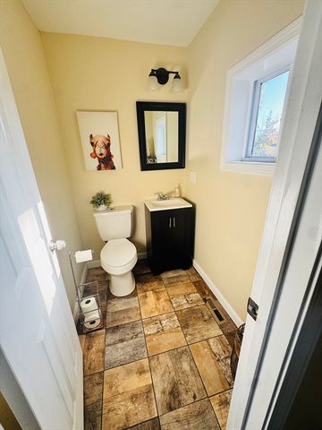 121 Wait St, Springfield, MA 01104
