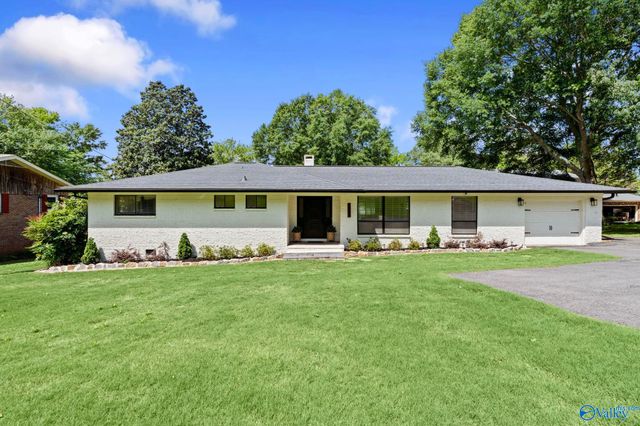 6304 Spring Creek Drive, Guntersville, AL 35976