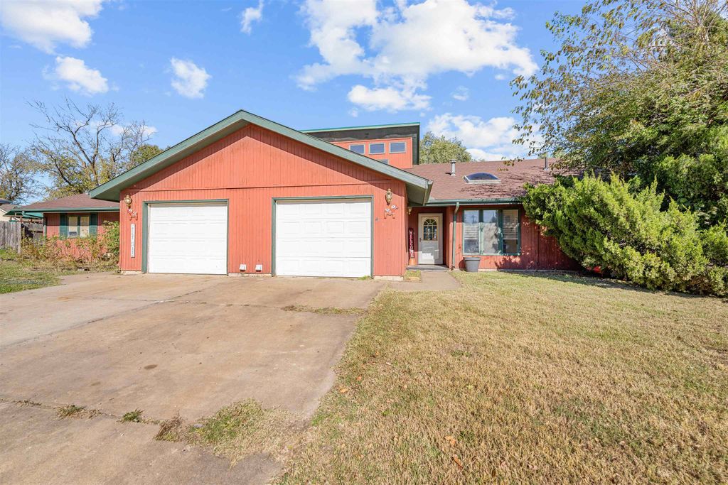 216 Northridge Ct., Lindsborg, KS 67456