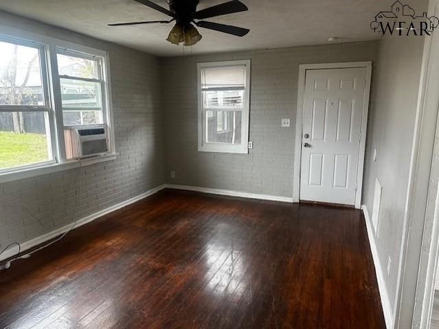 1043 E WENONAH AVENUE, Wichita Falls, TX 76309