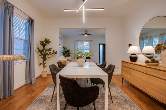 830 N Clinton Avenue, Dallas, TX 75208