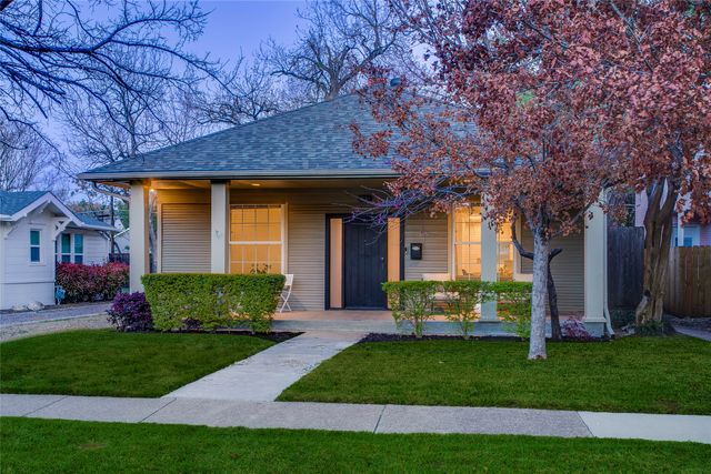 830 N Clinton Avenue, Dallas, TX 75208